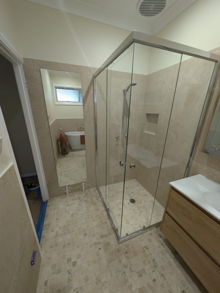 Semi-Framless Space Saver Shower Screen
